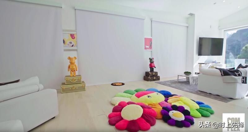 堪比精品店！嘻哈巨星公开豪宅藏品，光是家里球鞋就估价10万美金