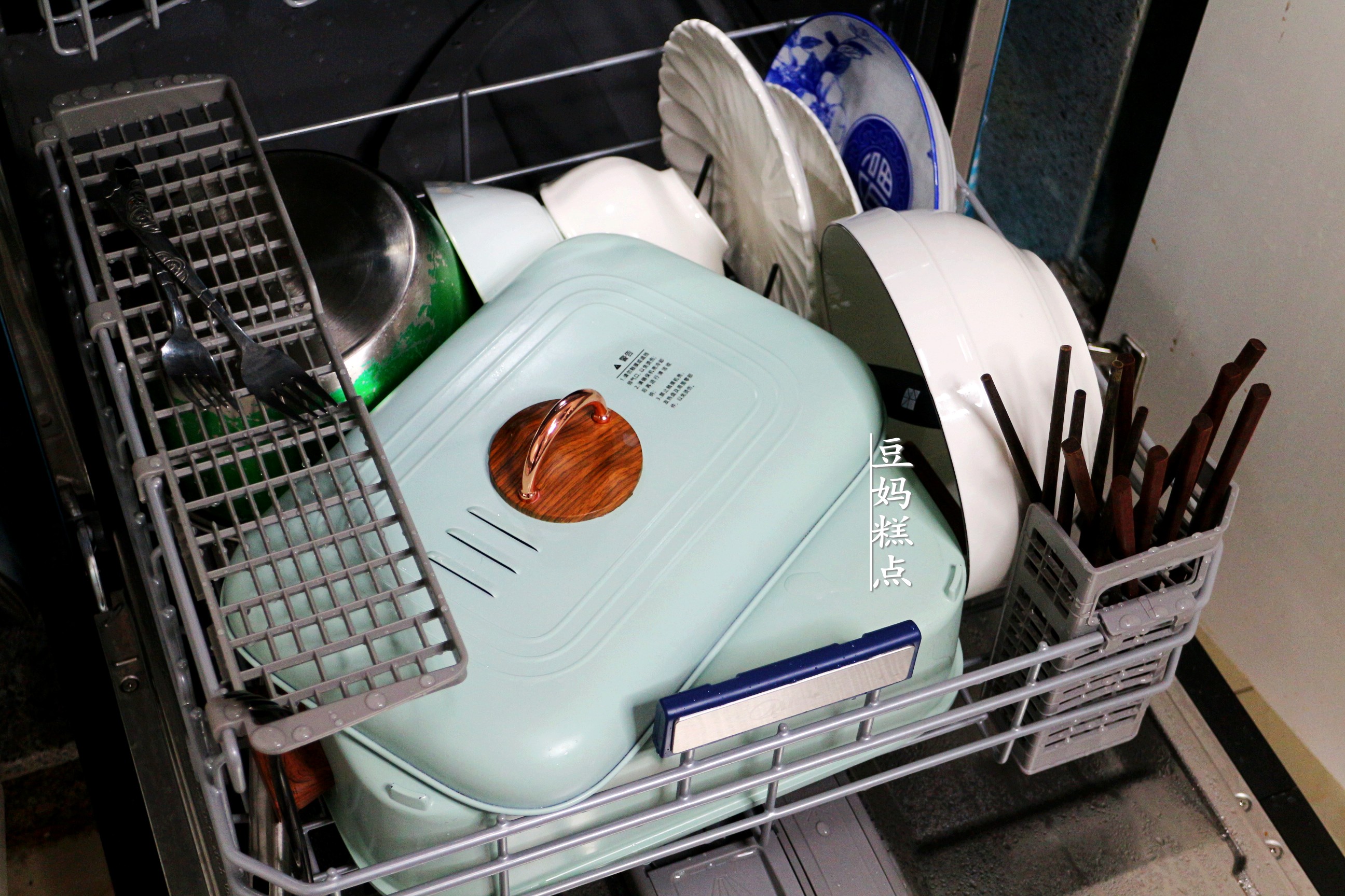 洗碗机到底有没有必要买,洗碗机好用吗到底值不值得买