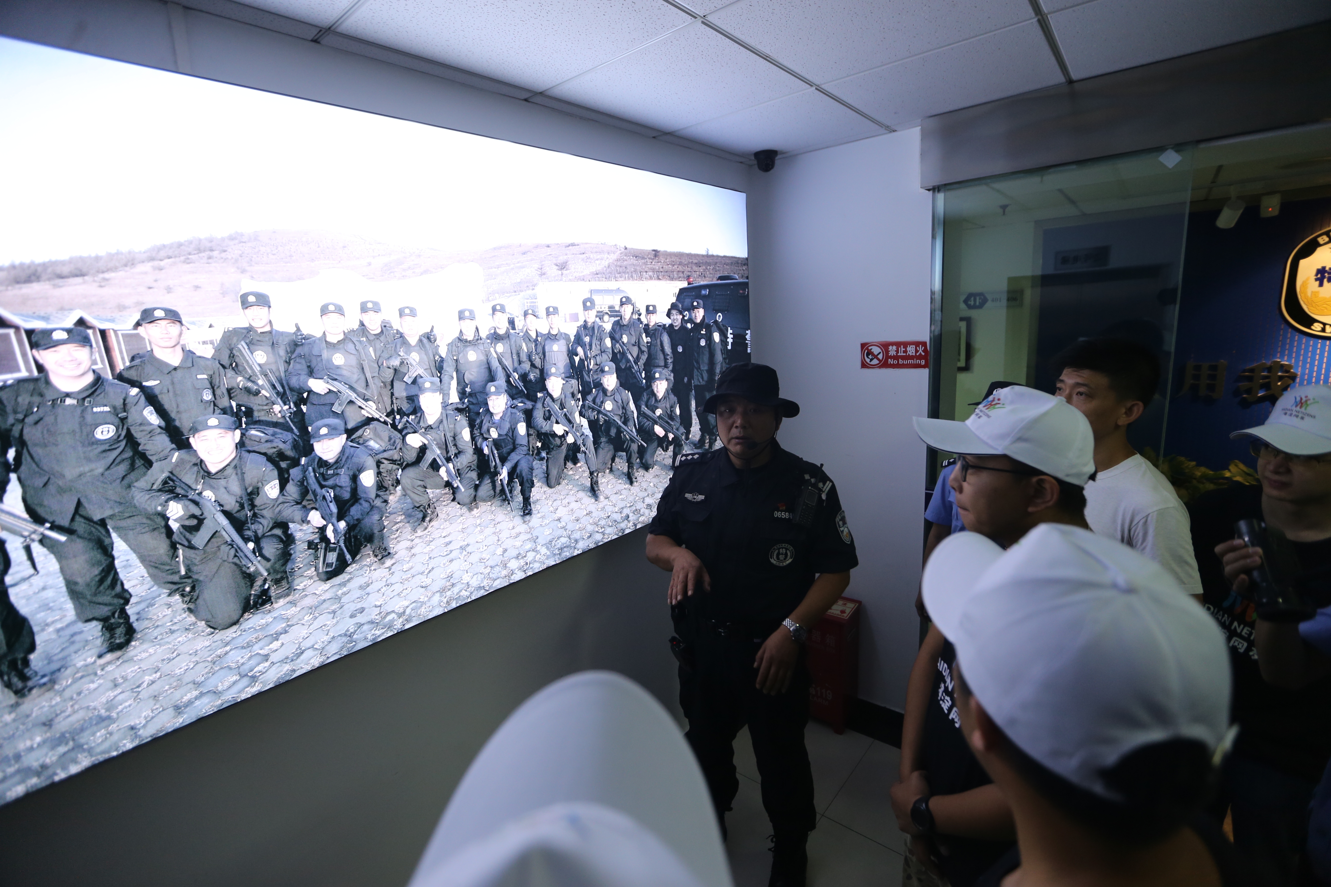 巡特警训练活动,欢乐警营