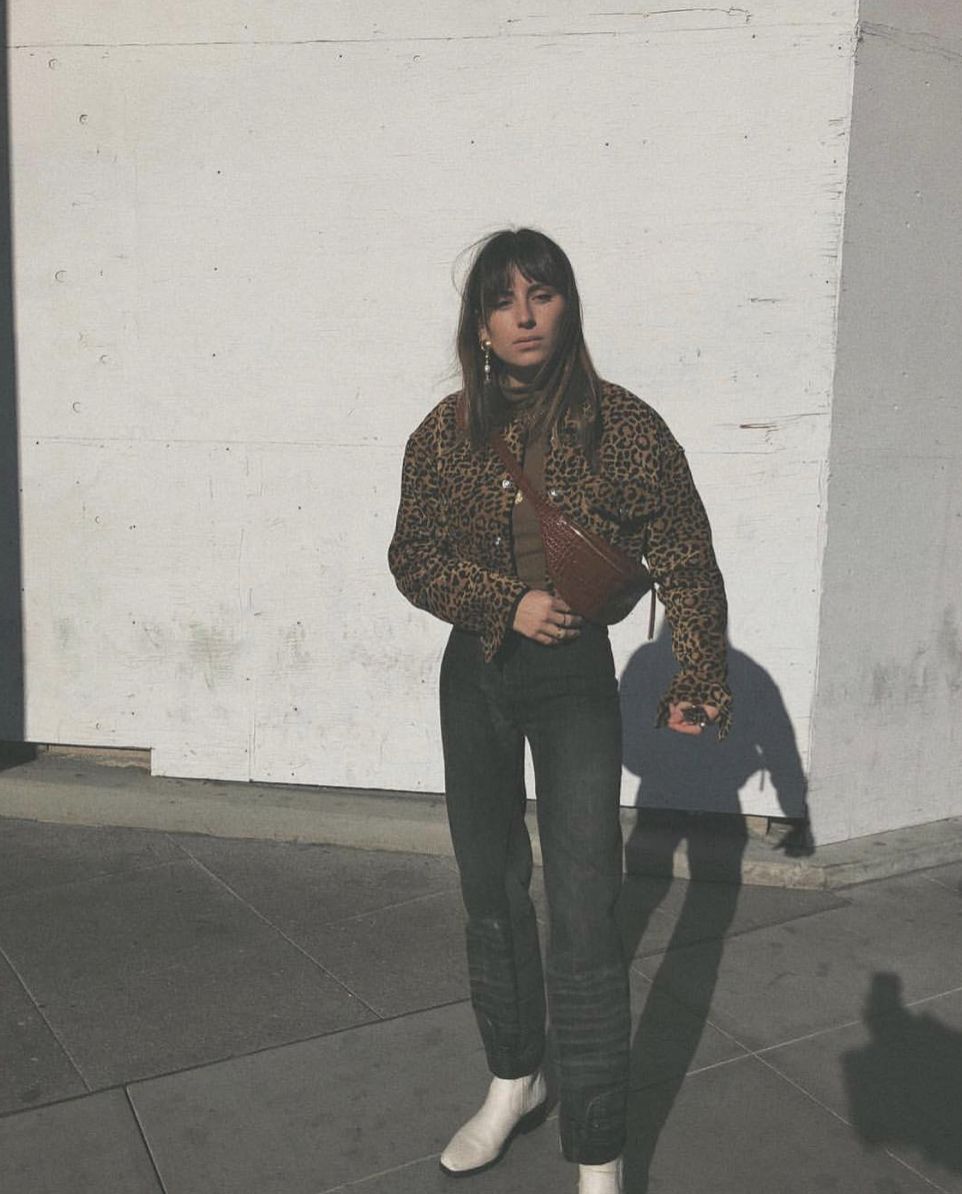 最新款的腰包简单一点,斜挎腰包最值得入手的大牌