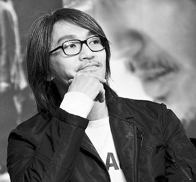 周星驰直播间刷了一百万,周星驰现身粉丝欢呼