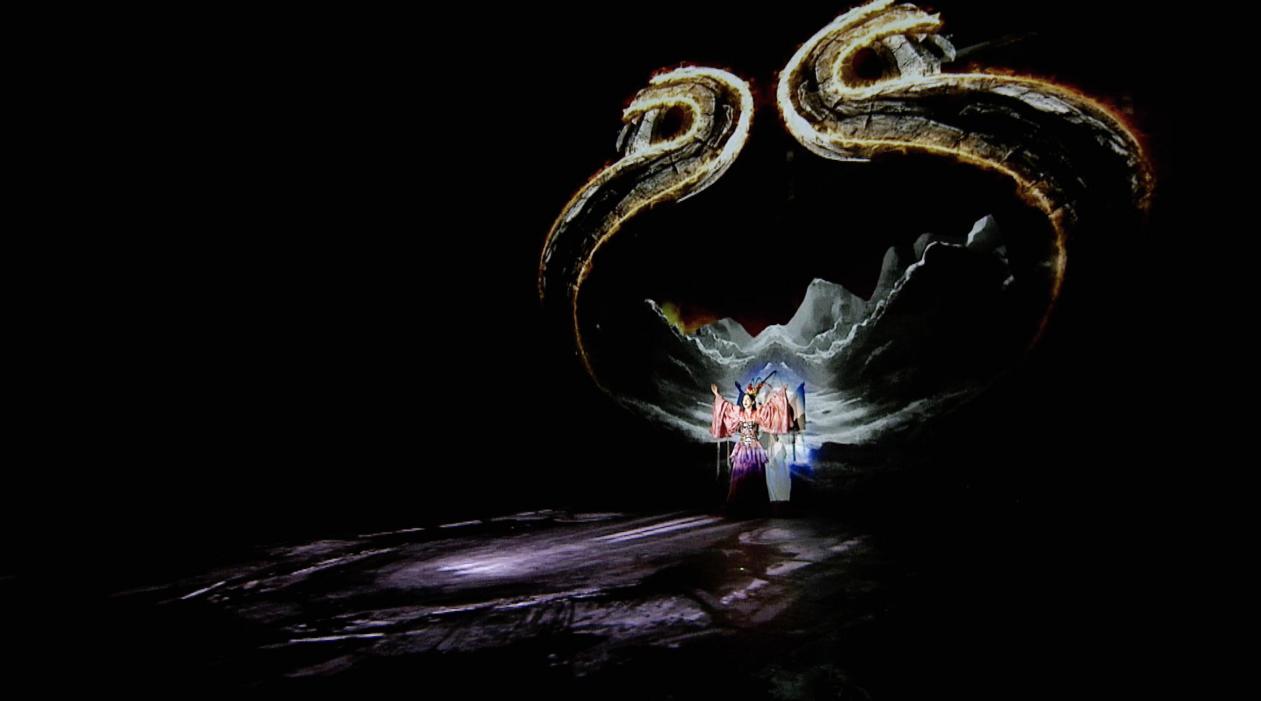 萨顶顶的“假唱转话筒事件”,萨顶顶假唱转话筒事件视频