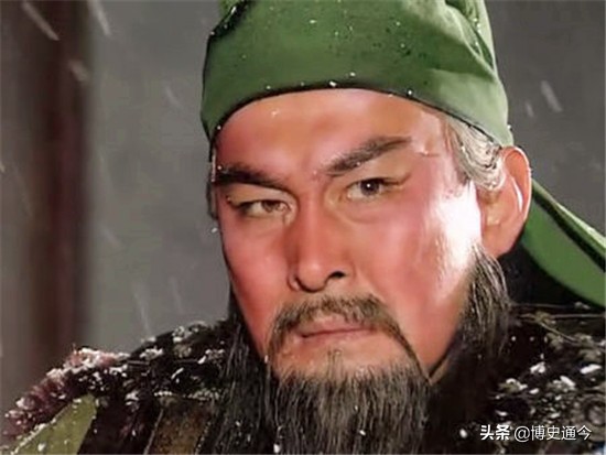 贵州古墓出土偃月刀，重量十分诡异，学者：影响了关羽的形象