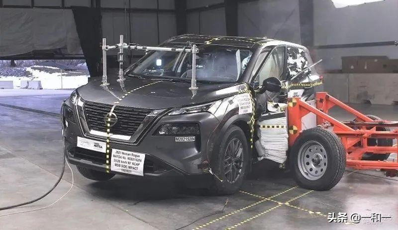 探界者和奇骏碰撞测试,2021款奇骏尊享纪念版碰撞测试