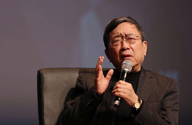 余秋雨为啥身败名裂,余秋雨人物散文