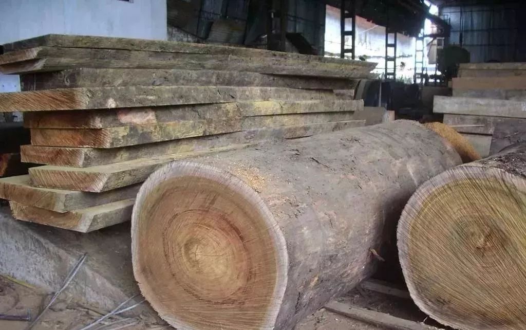 美式造型衣柜门板选什么材质,家具门板选择