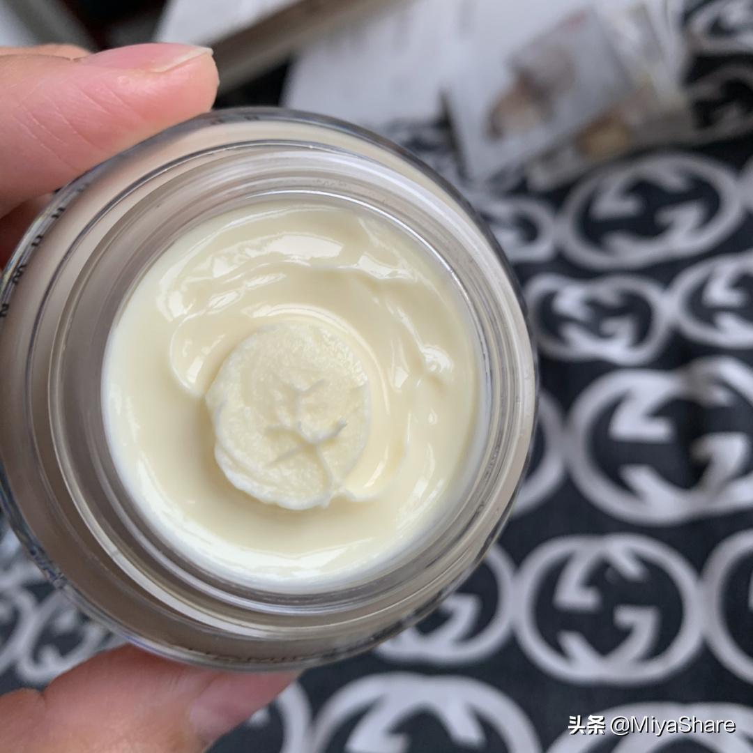 皮肤干燥尤其是秋冬会全身脱皮,干皮怎么化妆简单又好看