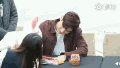 中韩大型被迫营业现场，看几遍笑几遍