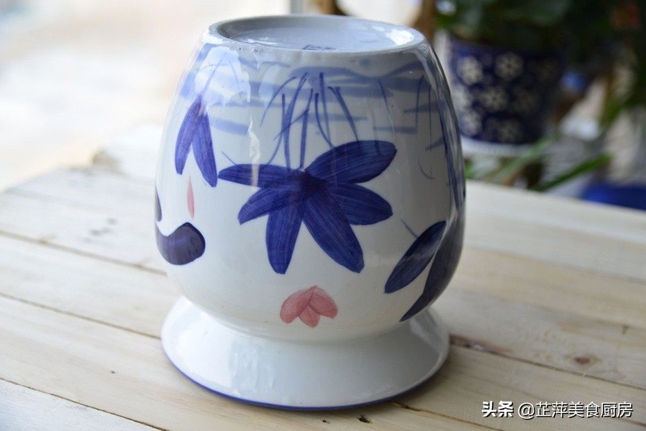 纯干货：我的6年养护经验助你成功腌制一坛可传家的四川泡菜水