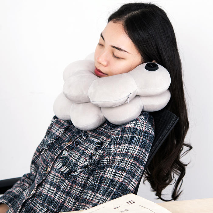 天气冷也不怕，这款可热敷的云颈枕，让你和颈椎寒凉、疲累说拜拜