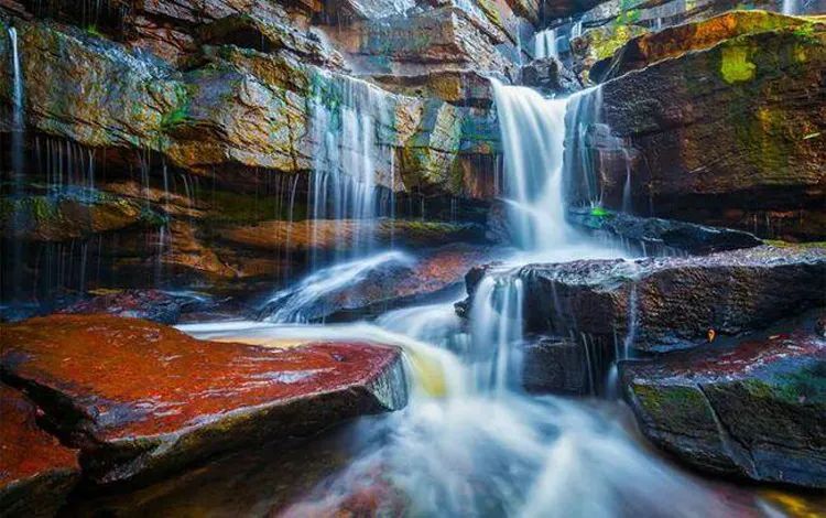 如何把流动的水拍清晰,怎么拍有波纹的水