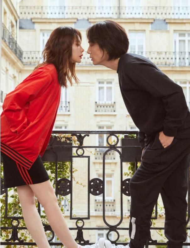 戚薇夫妇甜蜜视频,戚薇夫妇穿大西装