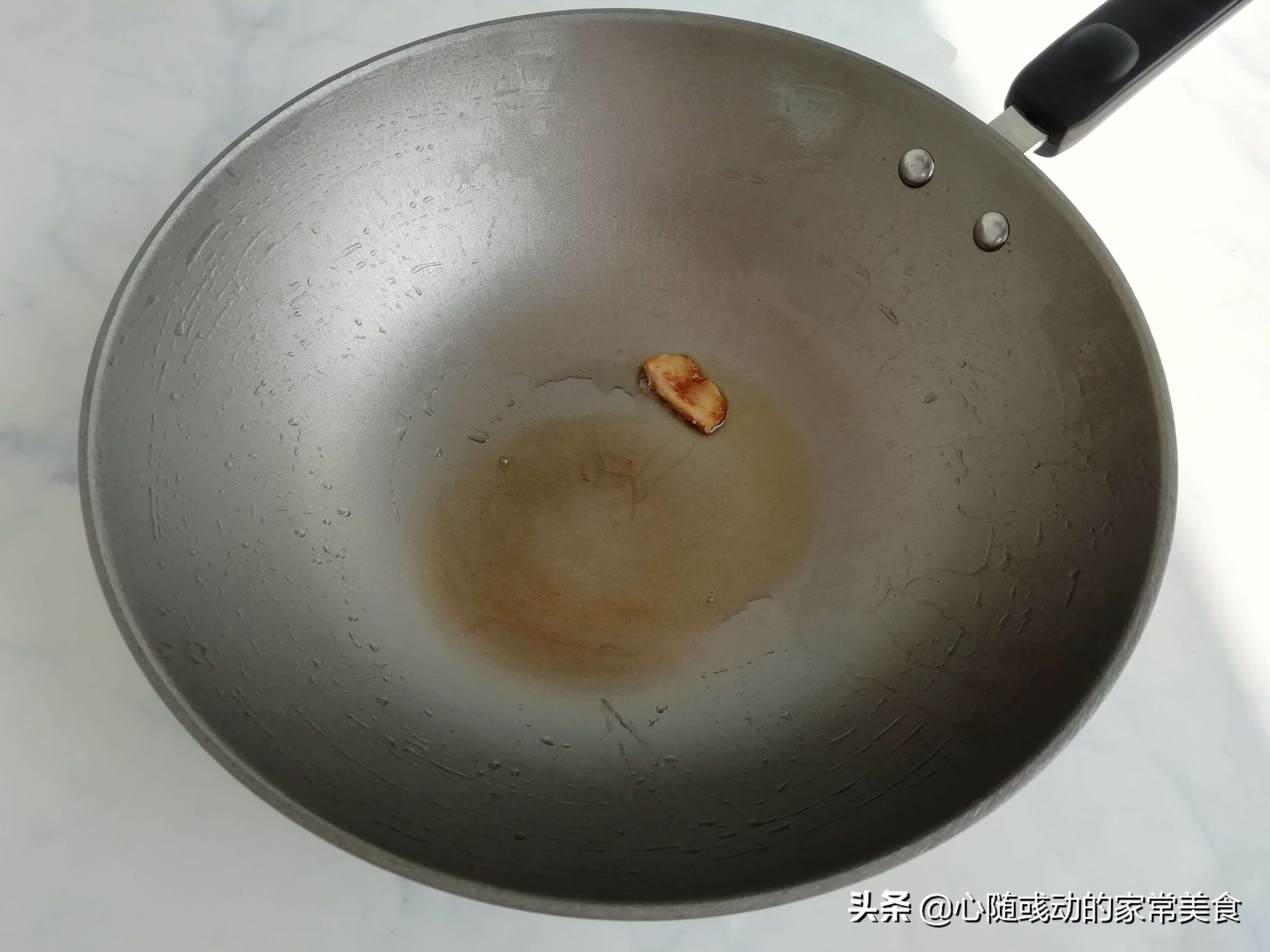 新铁锅不用猪油怎么开锅,新不粘铁锅要开锅吗