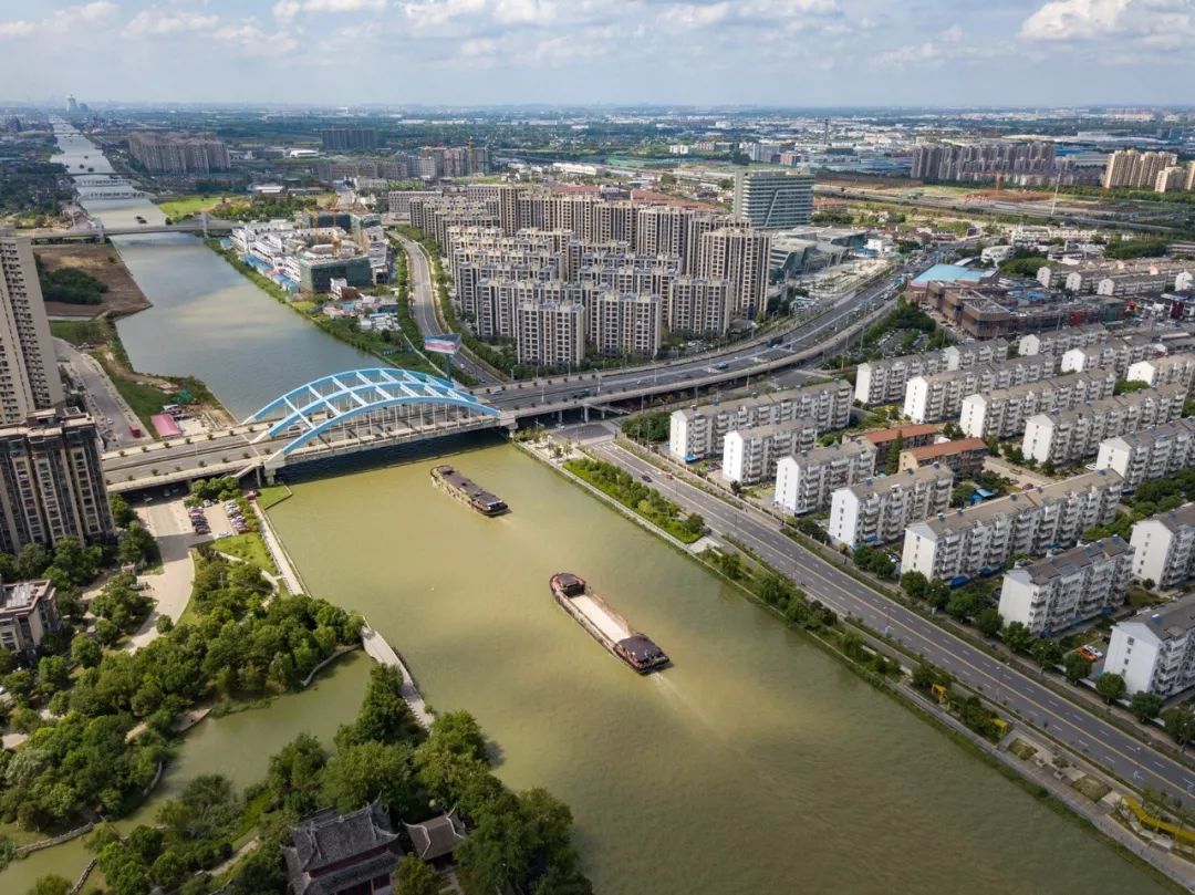 火爆到车都停不下！高新区又一综合体试营业，还有一个……