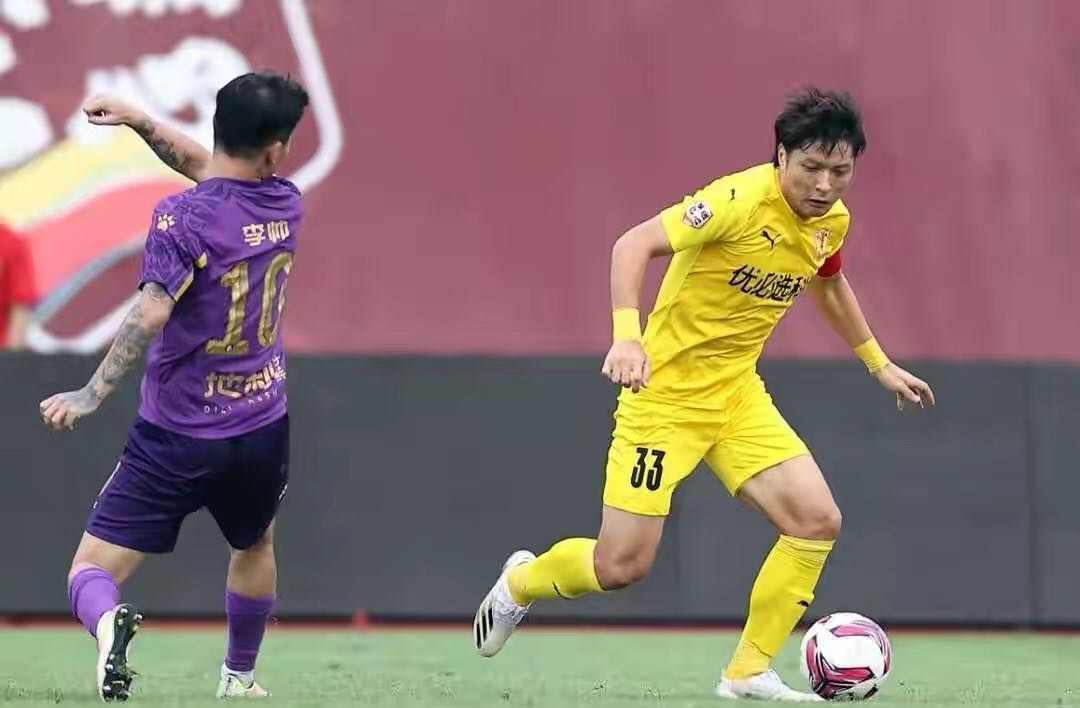 39岁的小将汪嵩重返中超,汪嵩头球建功