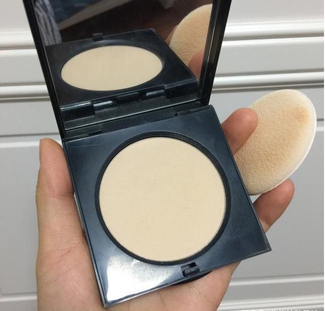 芭比布朗羽柔定妆蜜粉干皮,芭比波朗羽柔蜜粉饼真假对比