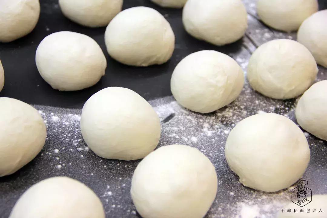 猪油和黄油做面包有什么区别,猪油可以代替黄油做面包吗