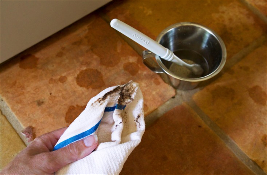 清理洗衣机发霉最简单方法,洗衣机里很多灰尘