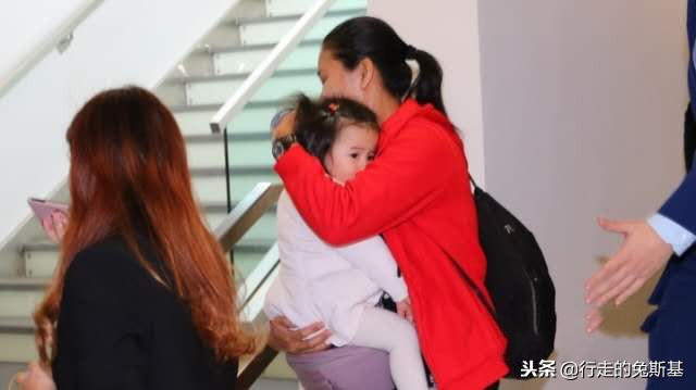 郭富城方媛跑马,郭富城赛马赢一亿方媛的反应