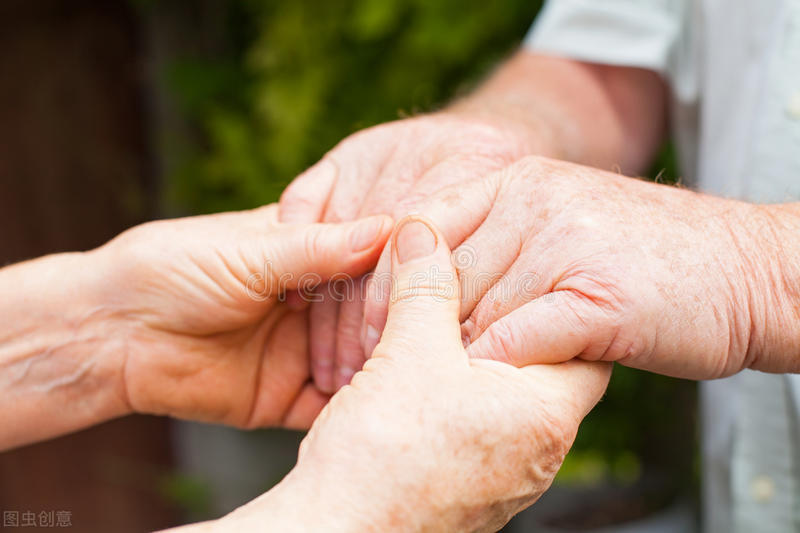 帕金森病人呼吸困难如何缓解,帕金森呼吸不顺畅是缺氧吗