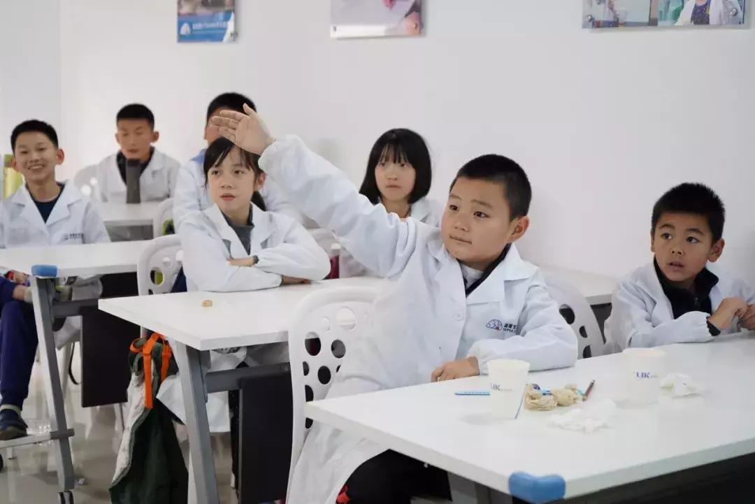 玩乐高、学编程、做实验，东莞值得考虑的创客机构都在这里