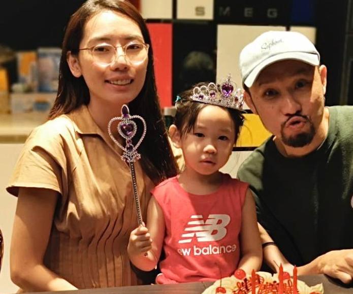 女歌手流产经历,痛心32岁女网红明星坠崖