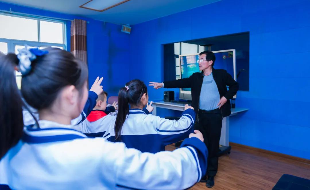 足球、跆拳道、葫芦丝、舞蹈唐河育才实验学校兴趣班趣味无极限