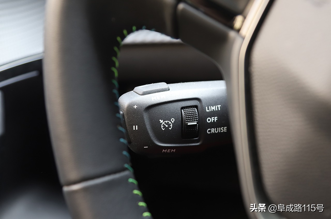 奶帅的面孔，裸眼3D的内容，一身名牌的e2008缺点究竟在哪