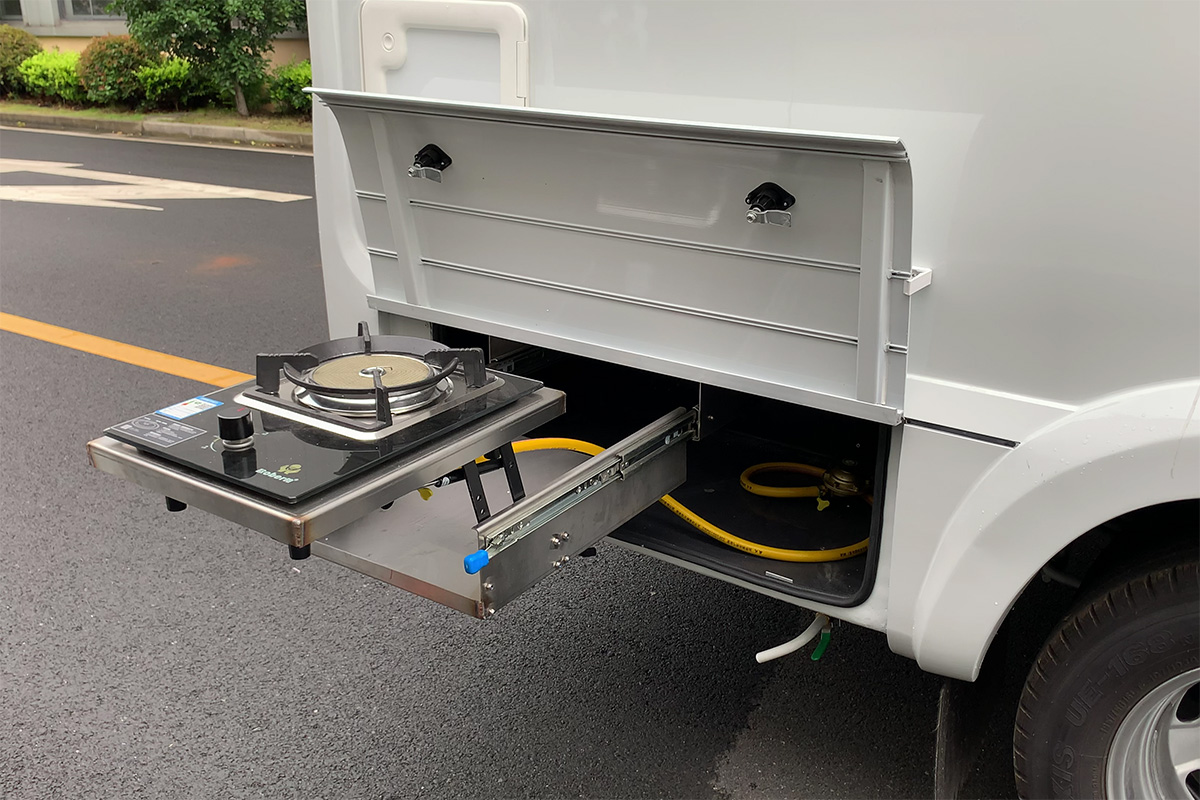 依维柯国产四驱6座房车,新星房车t600依维柯国产