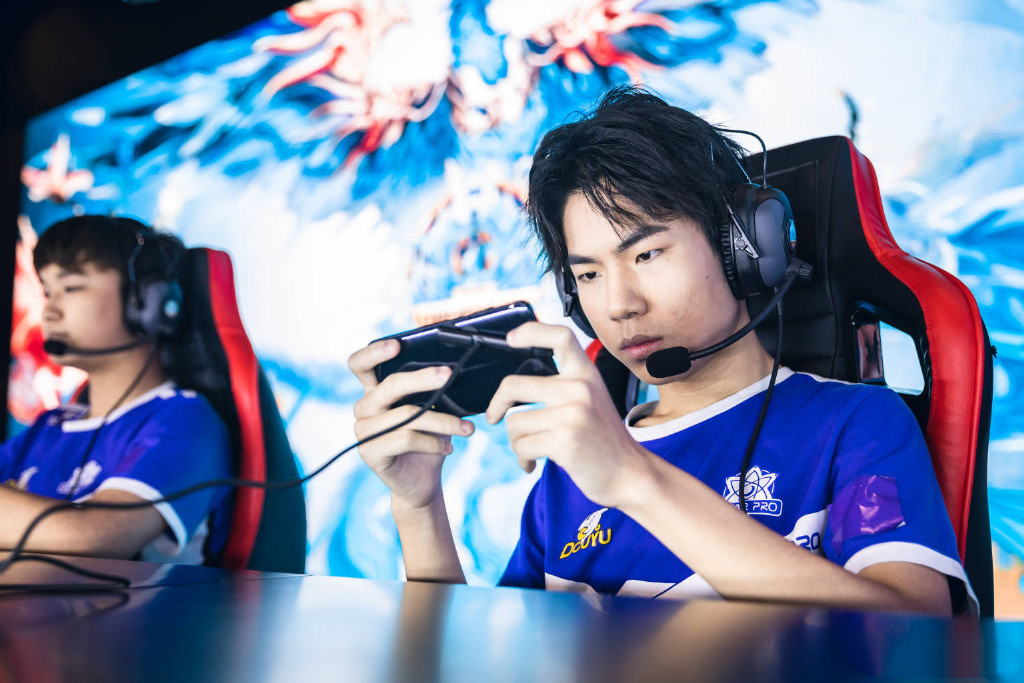 王者荣耀KPL：深度分析eStar内讧事件，老板野心要成泡影？