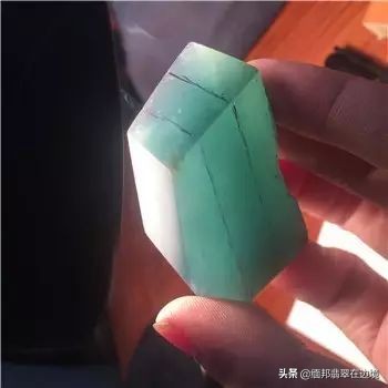 罕见的冰种翡翠,切出罕见冰翡翠