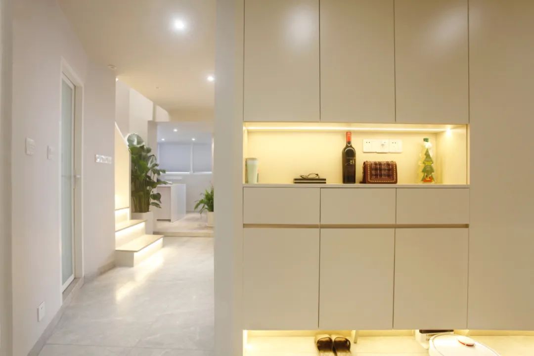 80㎡三口之家，餐厅里种树、可移动儿童房、大浴缸，日子又慢又美