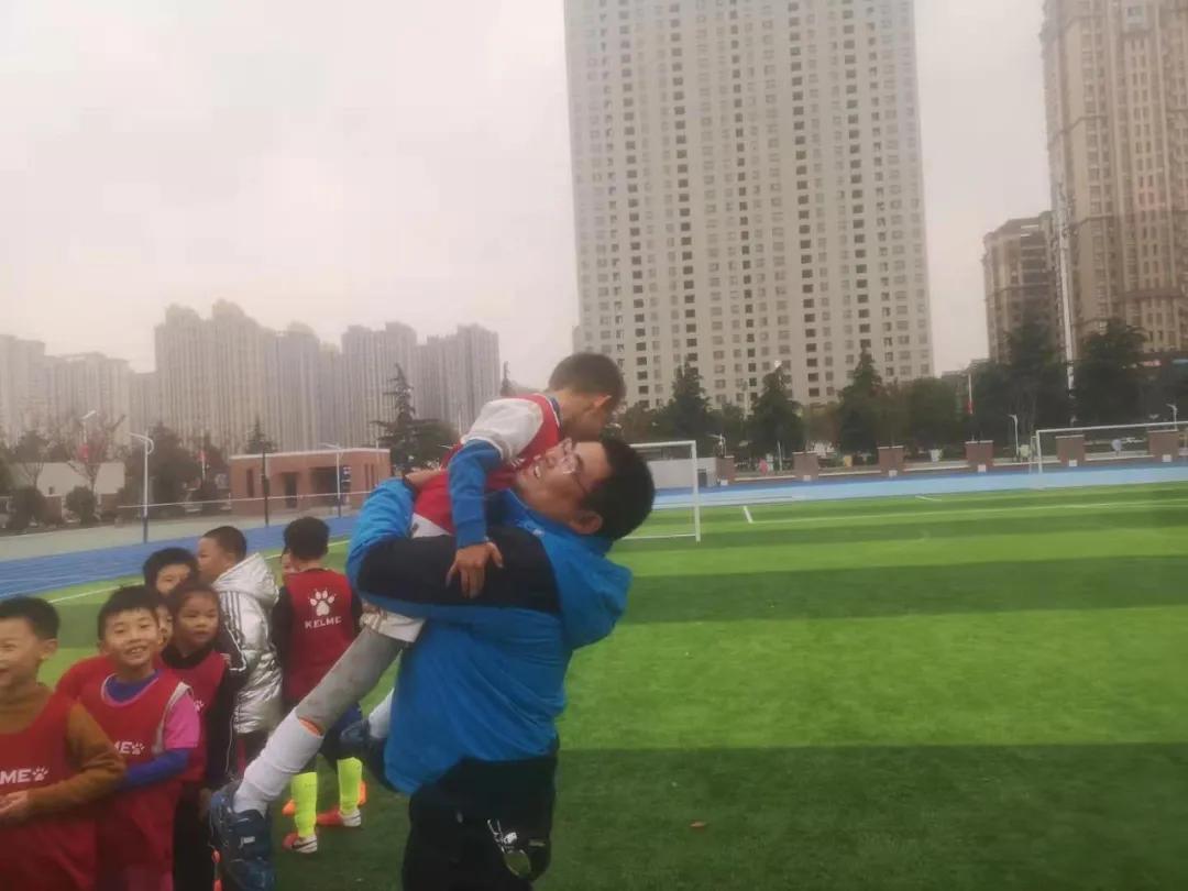 魅力足球绿荫筑梦,魅力足球描绘梦想