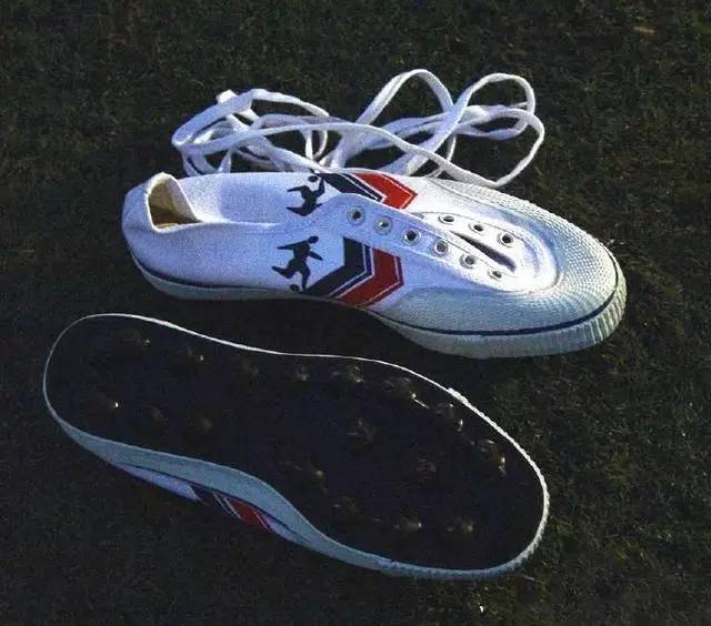 aj鞋多少年历史,中国鞋子的历史变迁