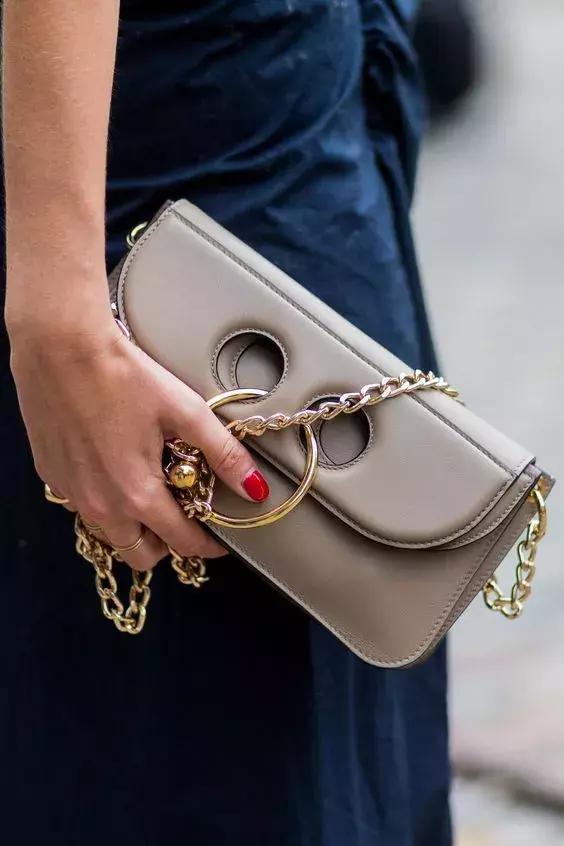 女生第一个入门名牌包怎么选,人生第一只名牌包怎么选