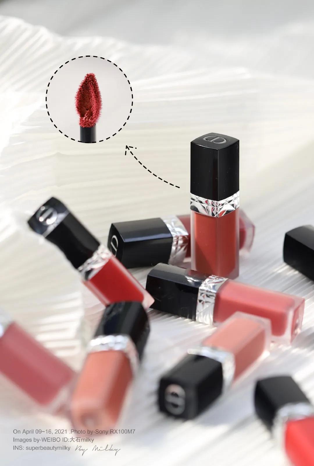 精致女孩的包包里装什么呢,精致女性的包包里藏着多少小秘密