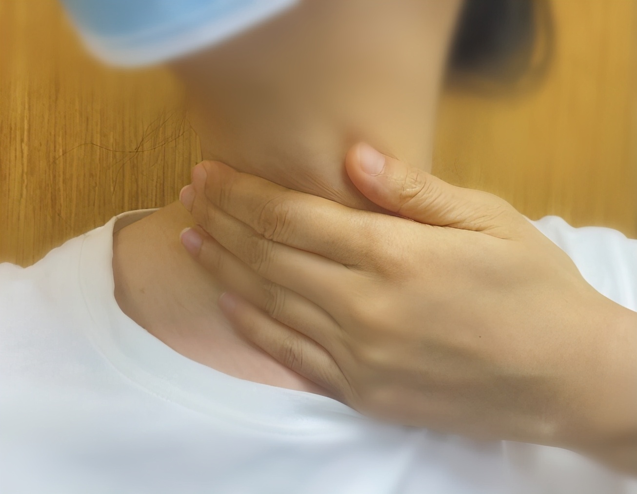 肩颈痛头晕恶心想吐怎么治疗,肩颈疼痛头晕的锻炼方法