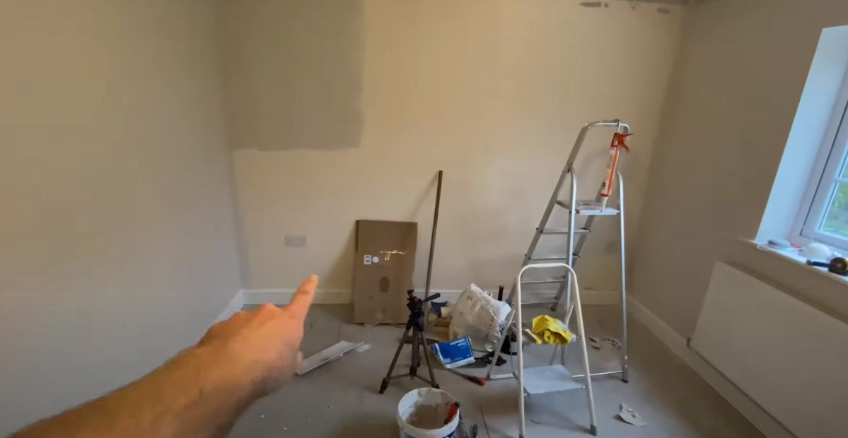 原来踢脚线加装灯带,踢脚线翻新最简单最省钱的方法