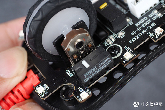 xtrfym4和xtrfym42区别,xtrfym4鼠标适合多大的手