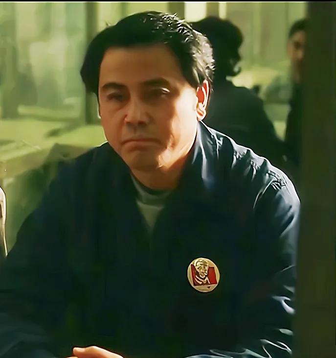 70年代穿白色警服的警察一身正气,监狱警察警服变迁史