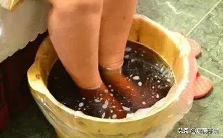 五毒月里九毒日，我有艾草我不怕！