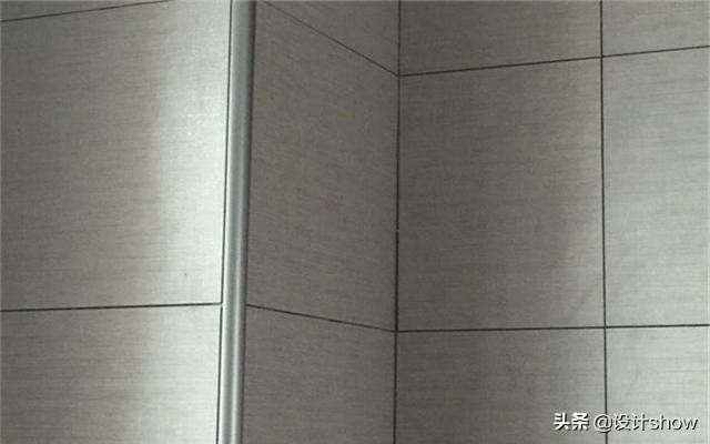 铺瓷砖过程中师傅忘了关水,瓷砖忘记埋线管如何处理