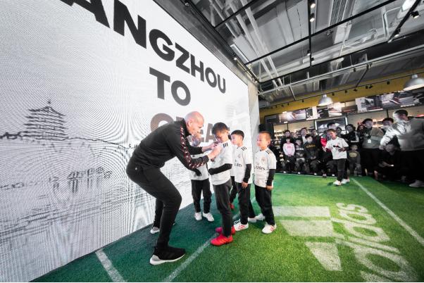 杭州丁桥阿迪达斯,杭州运河上街阿迪达斯