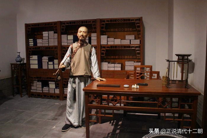 刘墉和纪晓岚同朝为官吗,刘墉和纪昀是一个朝代的吗