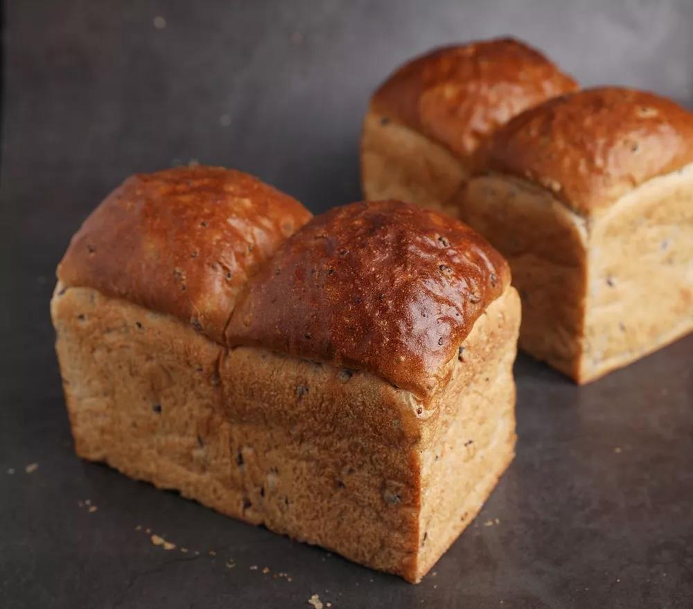 面包店每天剩下的面包会亏本吗,面包店卖不完的面包怎么办