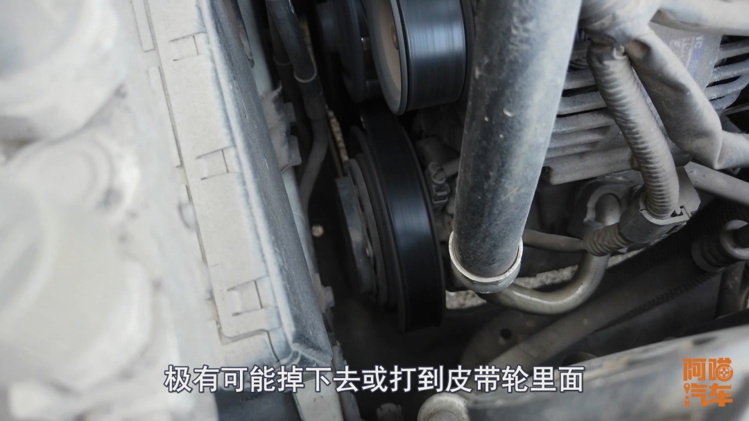 换机油到底要不要看着,换机油正确操作