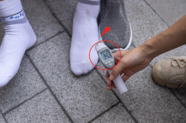 休闲运动鞋便宜没好货？硬核测试美国名牌、淘宝小米有品百元爆款