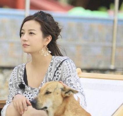 19年前赵薇拍少林足球,琼瑶评价赵薇演少林足球