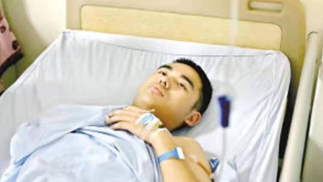 汶川地震中活下来的可乐男孩,汶川地震幸存假肢男孩