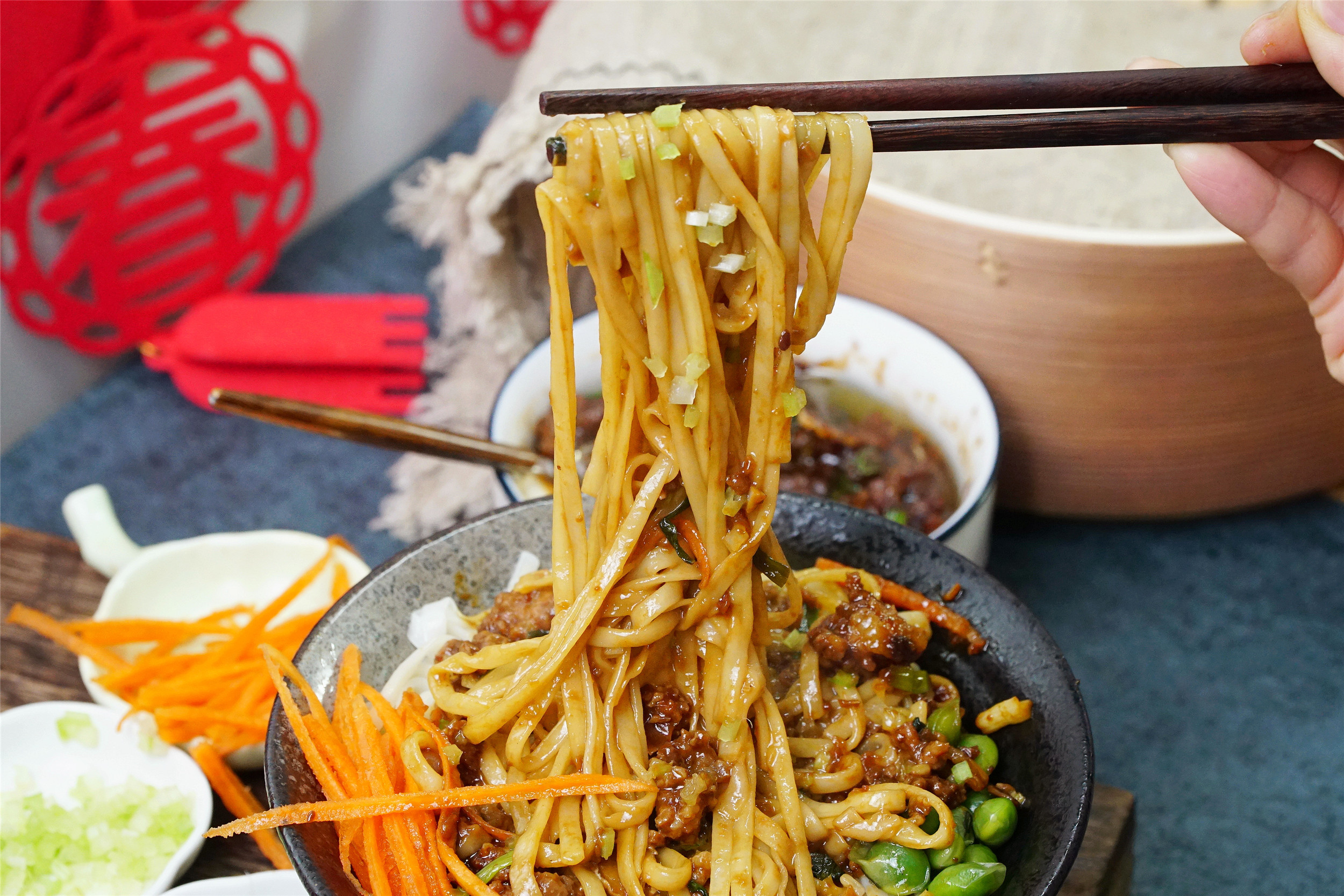 赵忠祥教你做北京炸酱面的做法,老北京炸酱面正宗做法赵忠祥